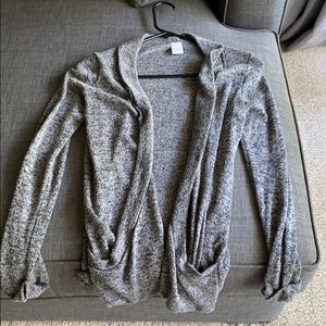 Light weight sweater